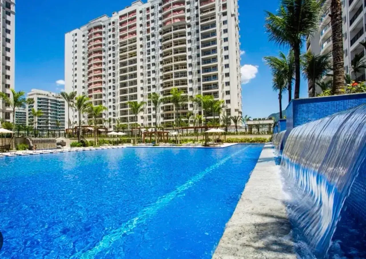 Apartamento com 2 quartos e varanda de vidro — photo 26
