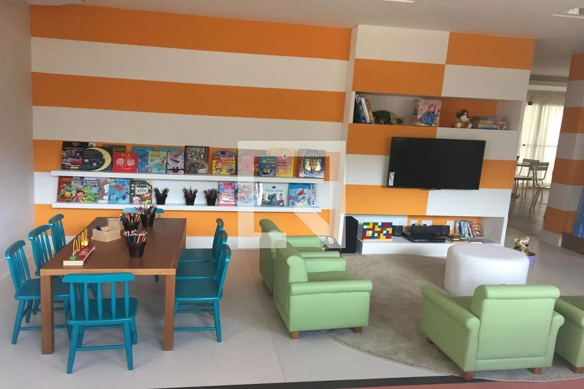 Apartamento de 89 m² com janelas do piso ao teto e closet — photo 87