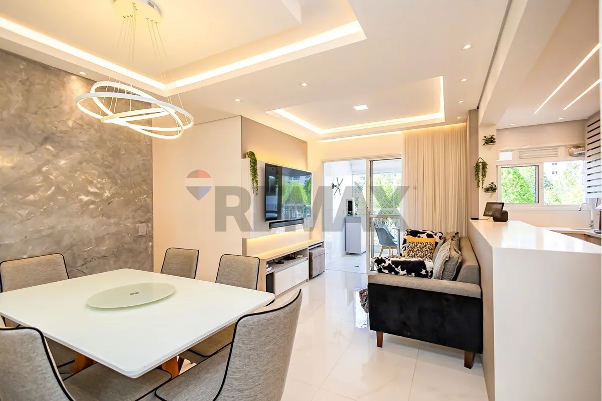 Glass-enclosed balcony in a 2-bedroom apartment, 69 m² — photo 11
