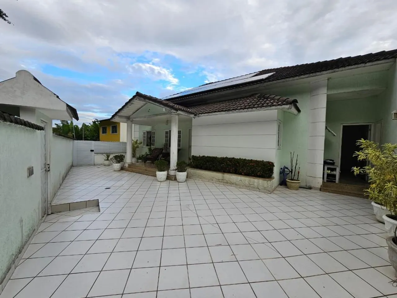 House with 5 bedrooms and open-plan kitchen — photo 13