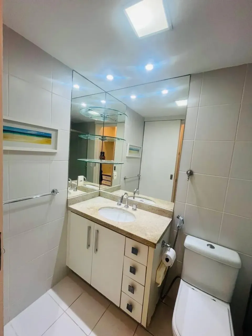 2-bedroom apartment with 2 bathrooms and a balcony — photo 5