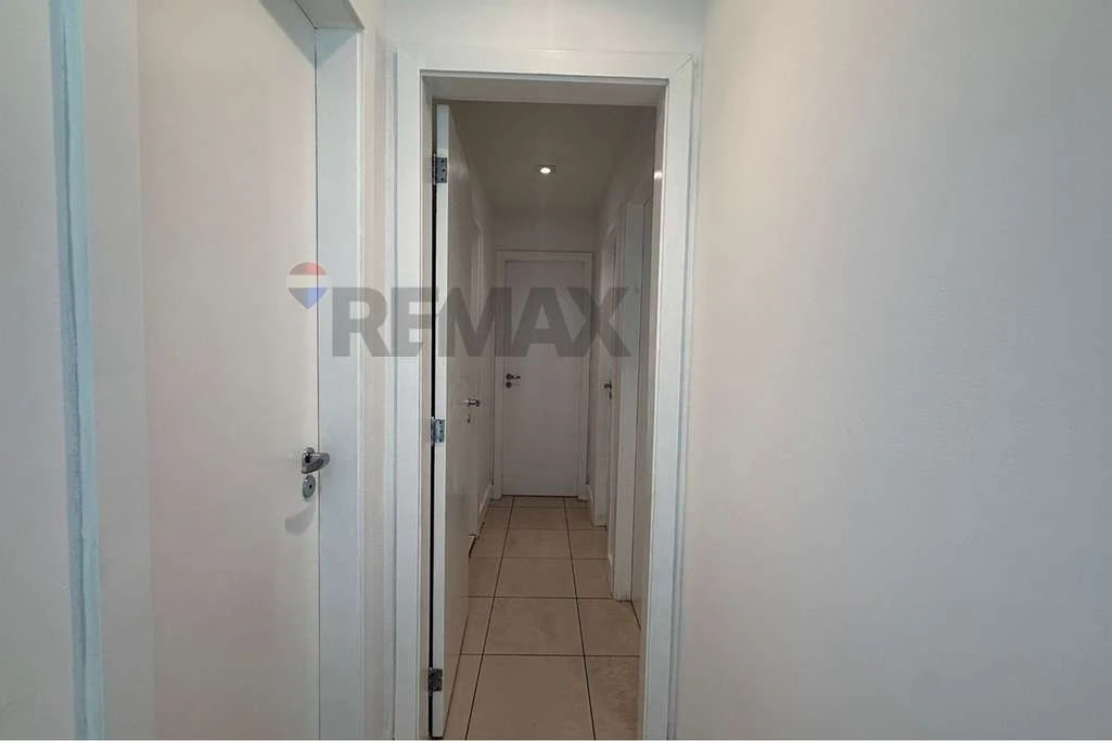 Furnished 4-bedroom apartment with 246 m² — photo 27