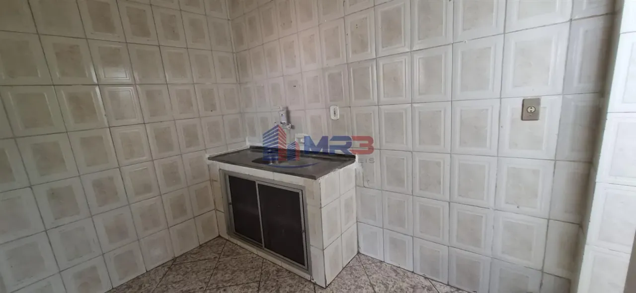 2-bedroom rental house with 1 bathroom and no parking — photo 12