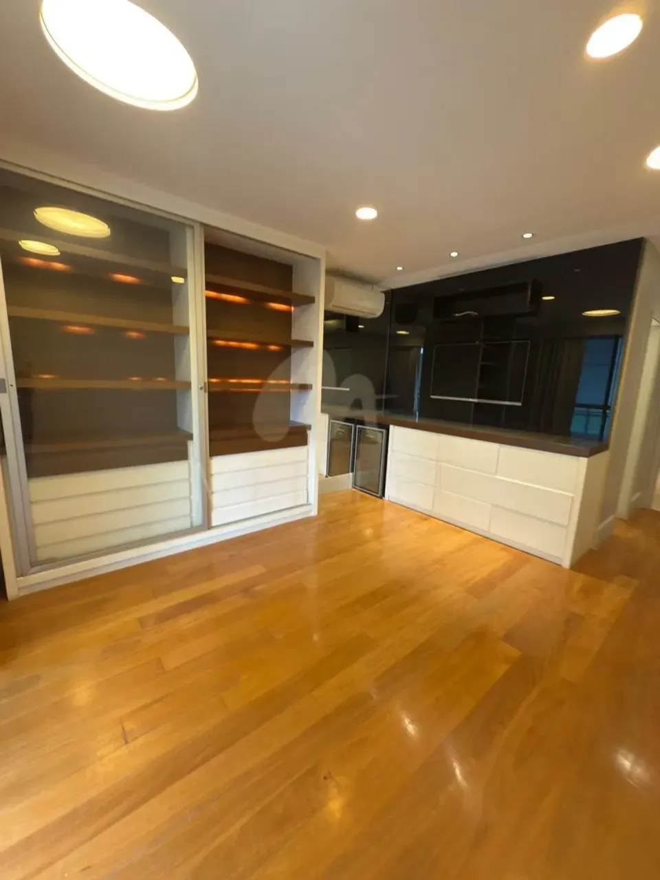 Apartment with 4 bedrooms and 5 bathrooms, 380 m² — photo 6
