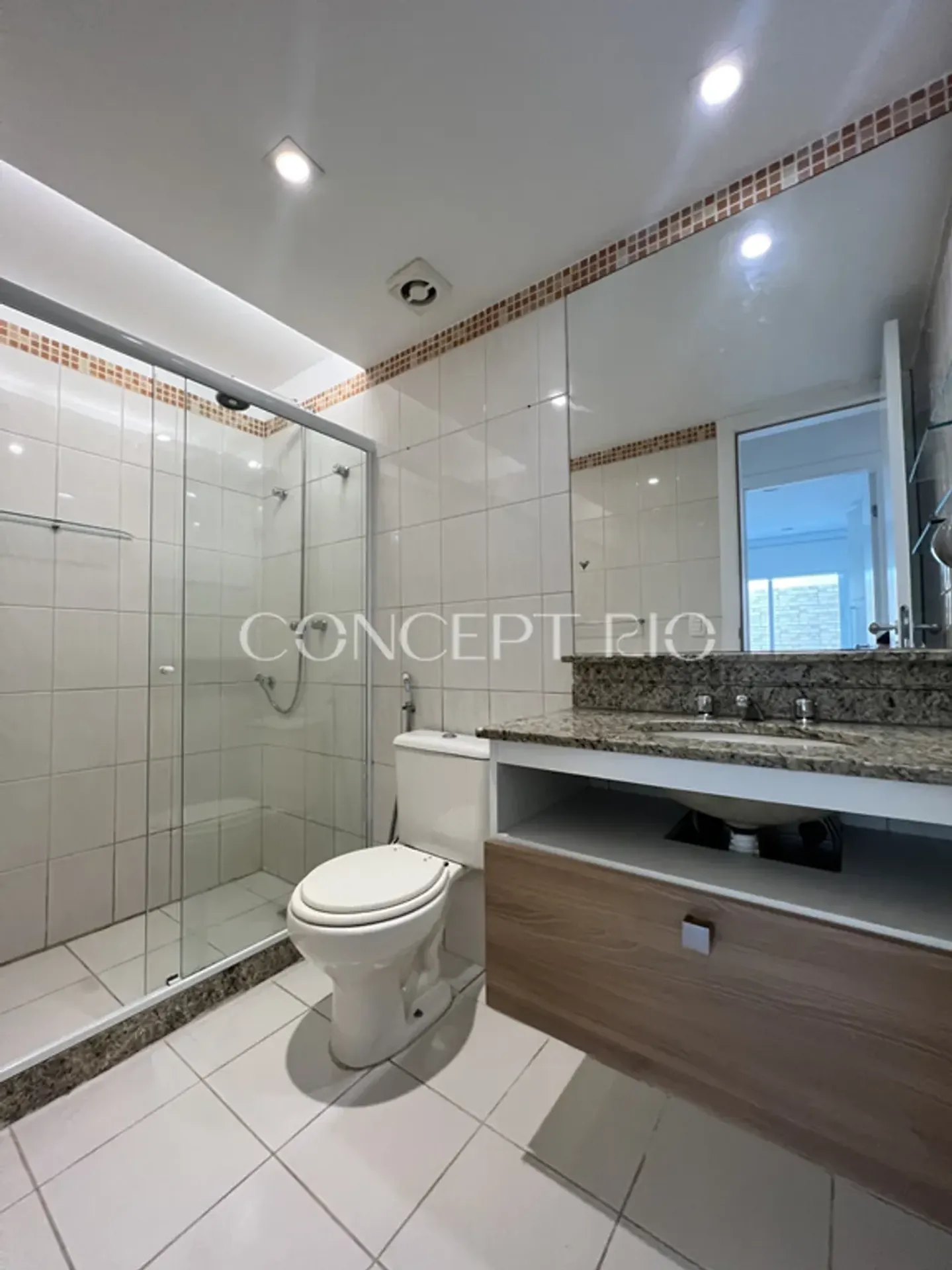 2-bedroom apartment with a private BBQ — photo 2