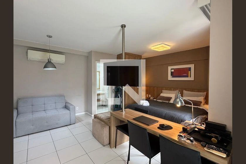 Apartamento amueblado de 40 m² con 1 dormitorio y balcón — photo 4