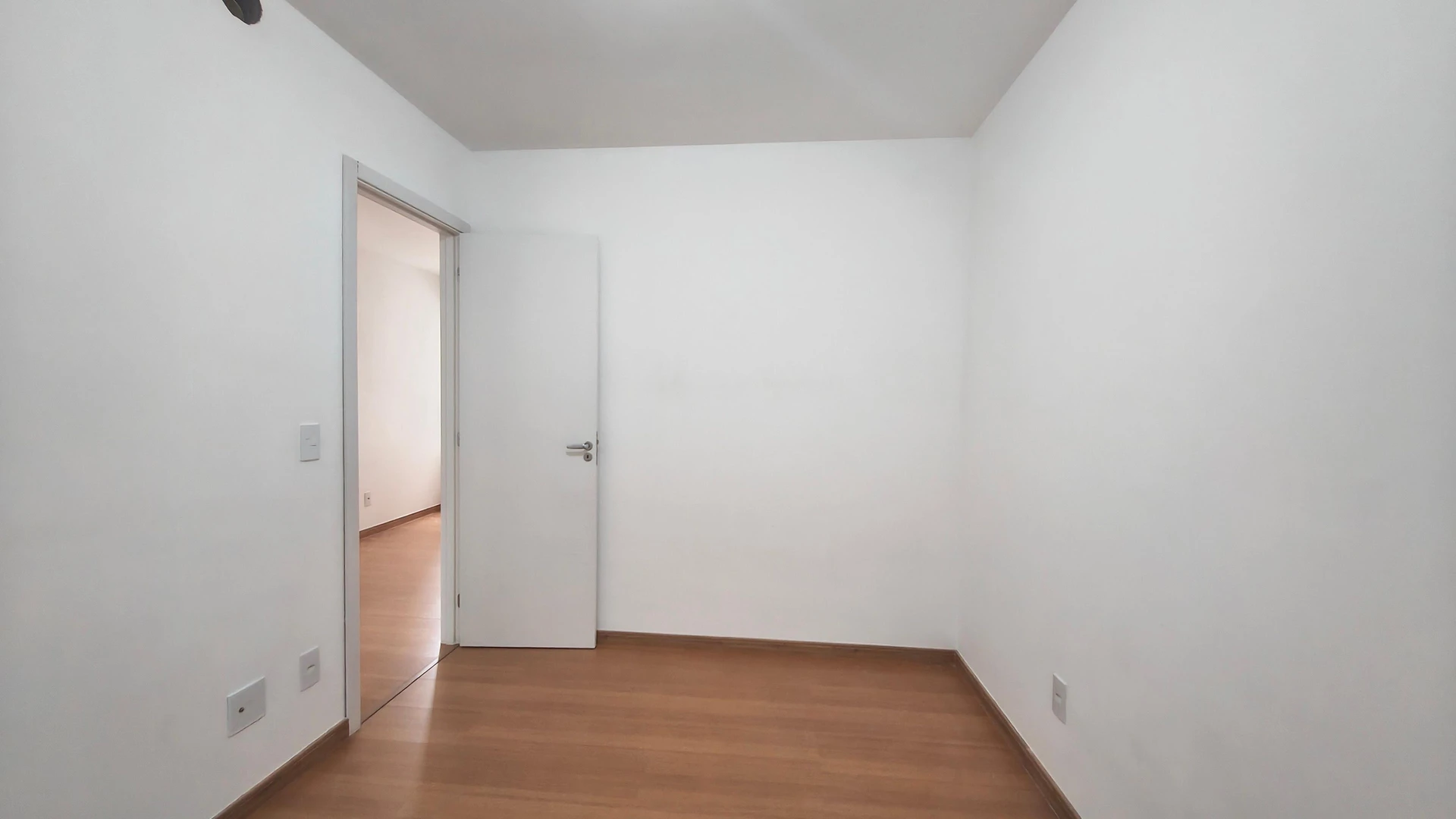 2-bedroom apartment in a building with a gym — photo 24