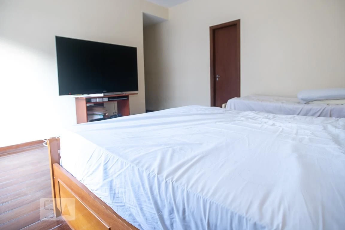 Furnished 3-bedroom apartment with private BBQ — photo 48