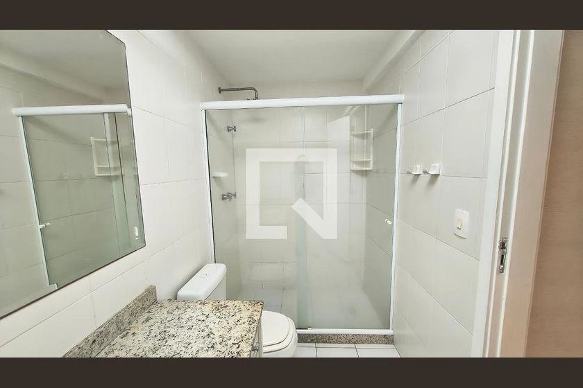 Apartamento de 2 quartos com varanda de vidro — photo 2