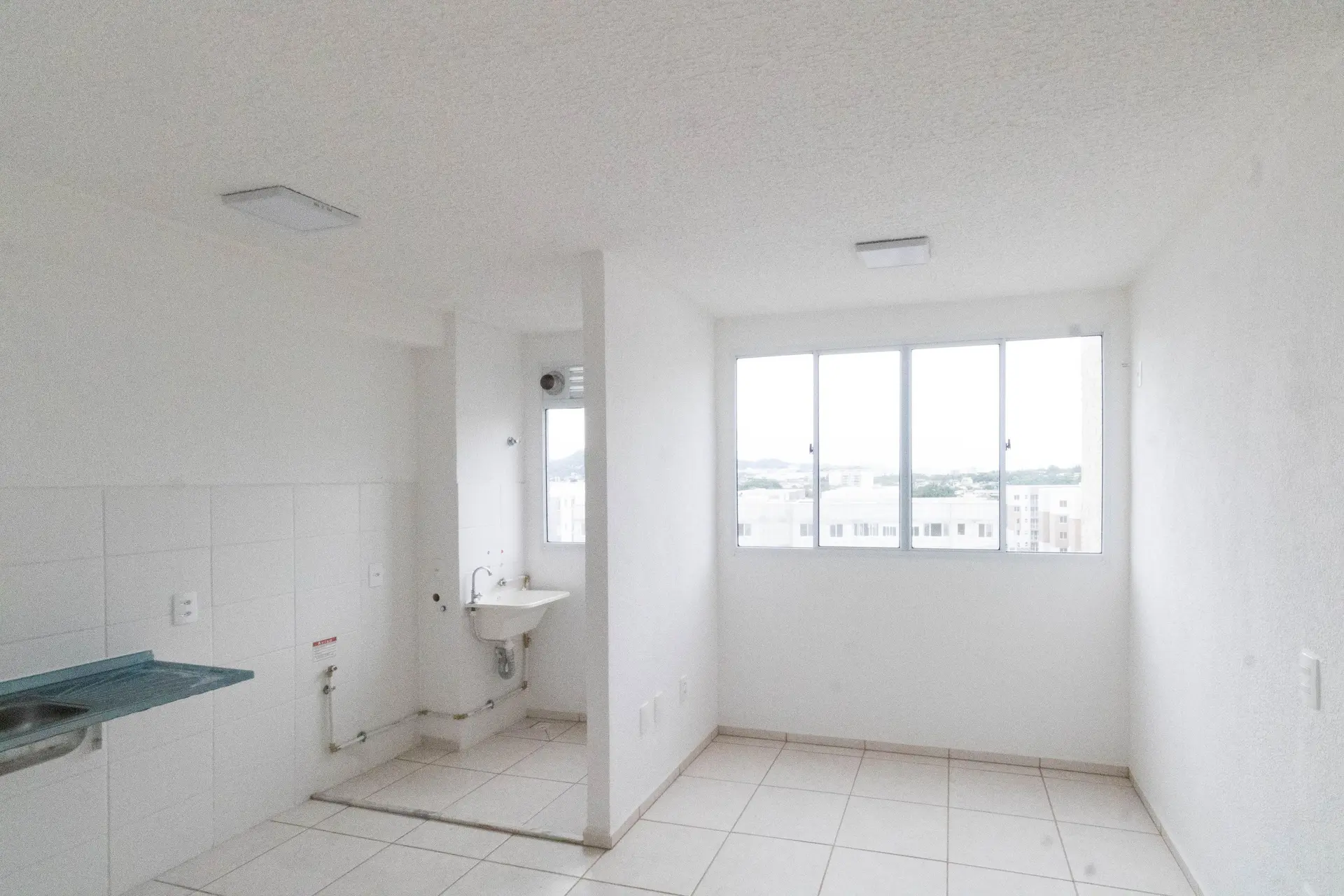 2-bedroom apartment in a building with a gym — photo 13