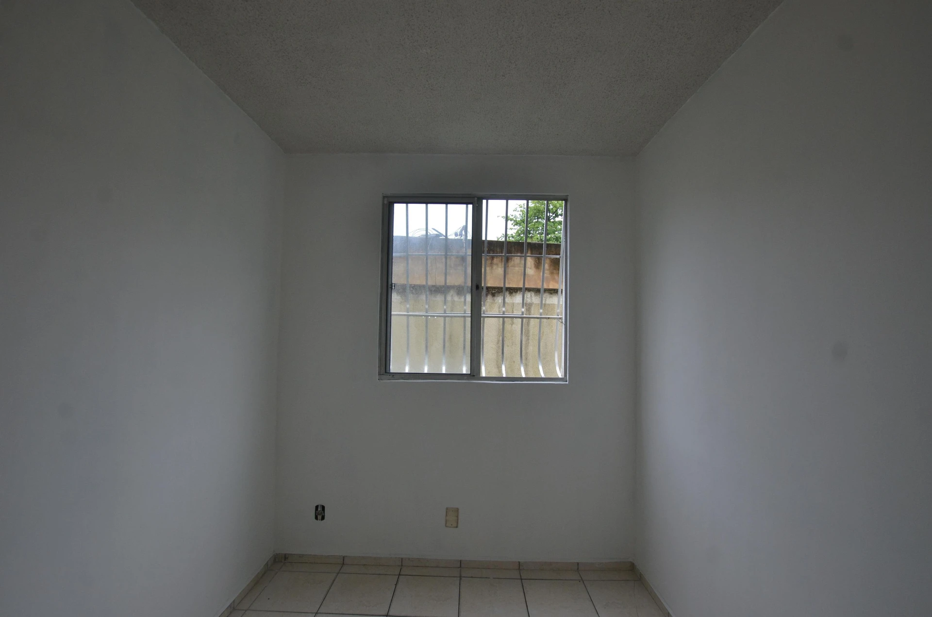 2-bedroom apartment with a private garden — photo 4