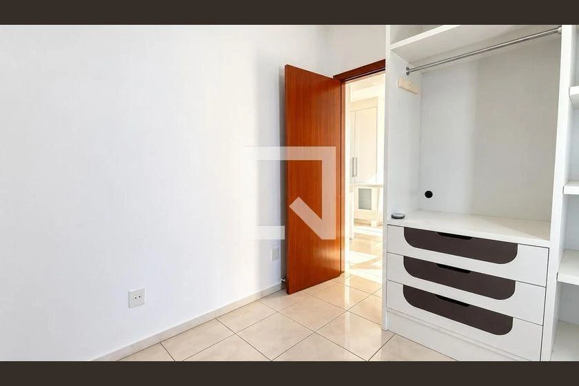 House, 207 m², with floor-to-ceiling windows — photo 21