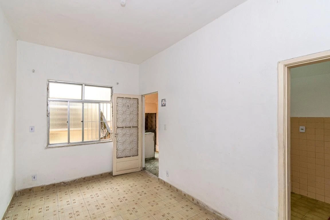 2-bedroom apartment with 1 bathroom, no parking — photo 25