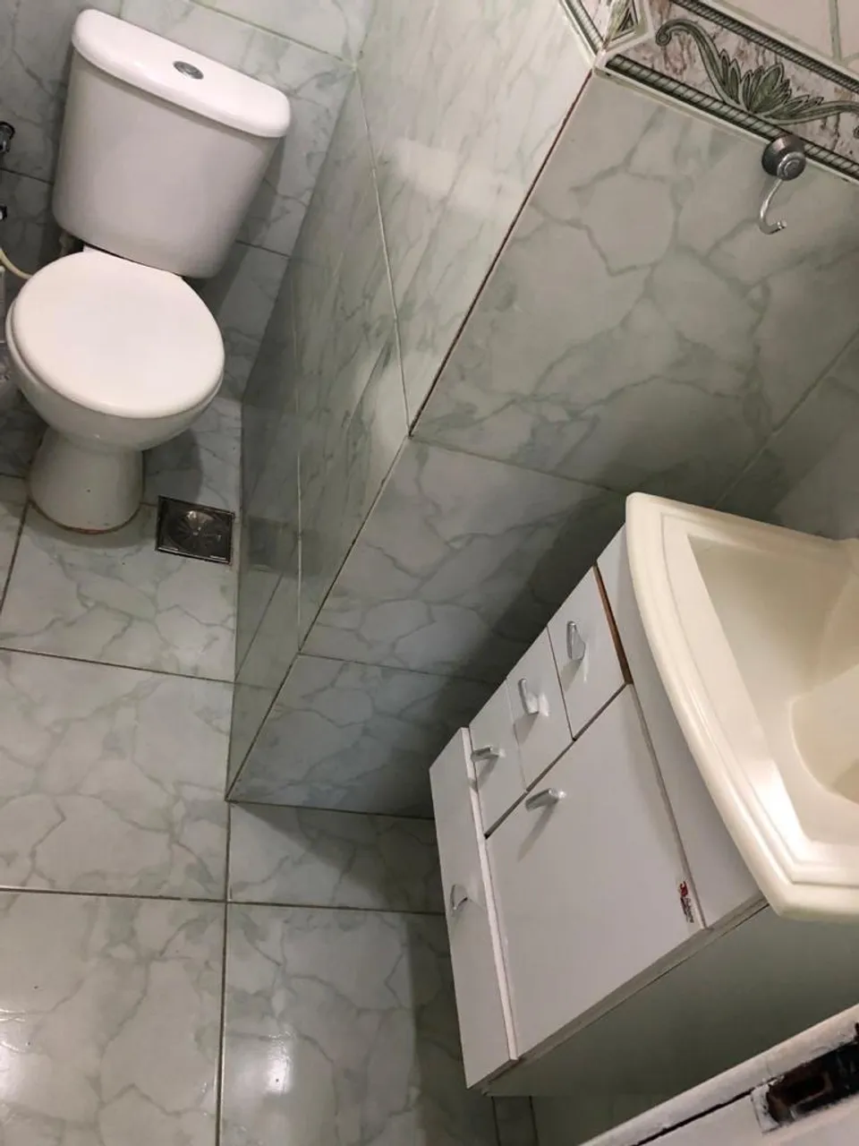 House with 3 bedrooms, 3 bathrooms and an open-plan kitchen — photo 4