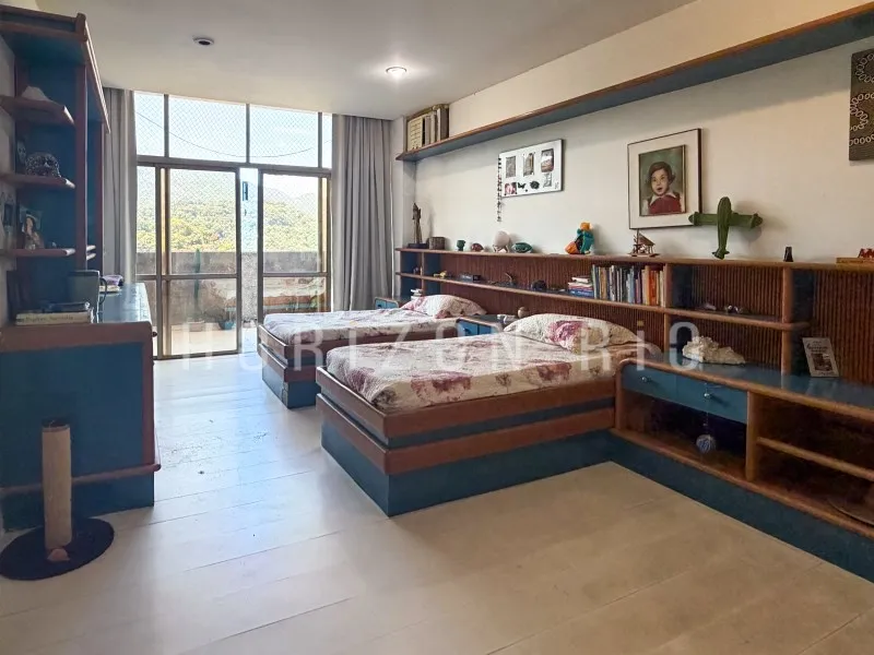 Furnished house, 800 m², with a bathtub — photo 15