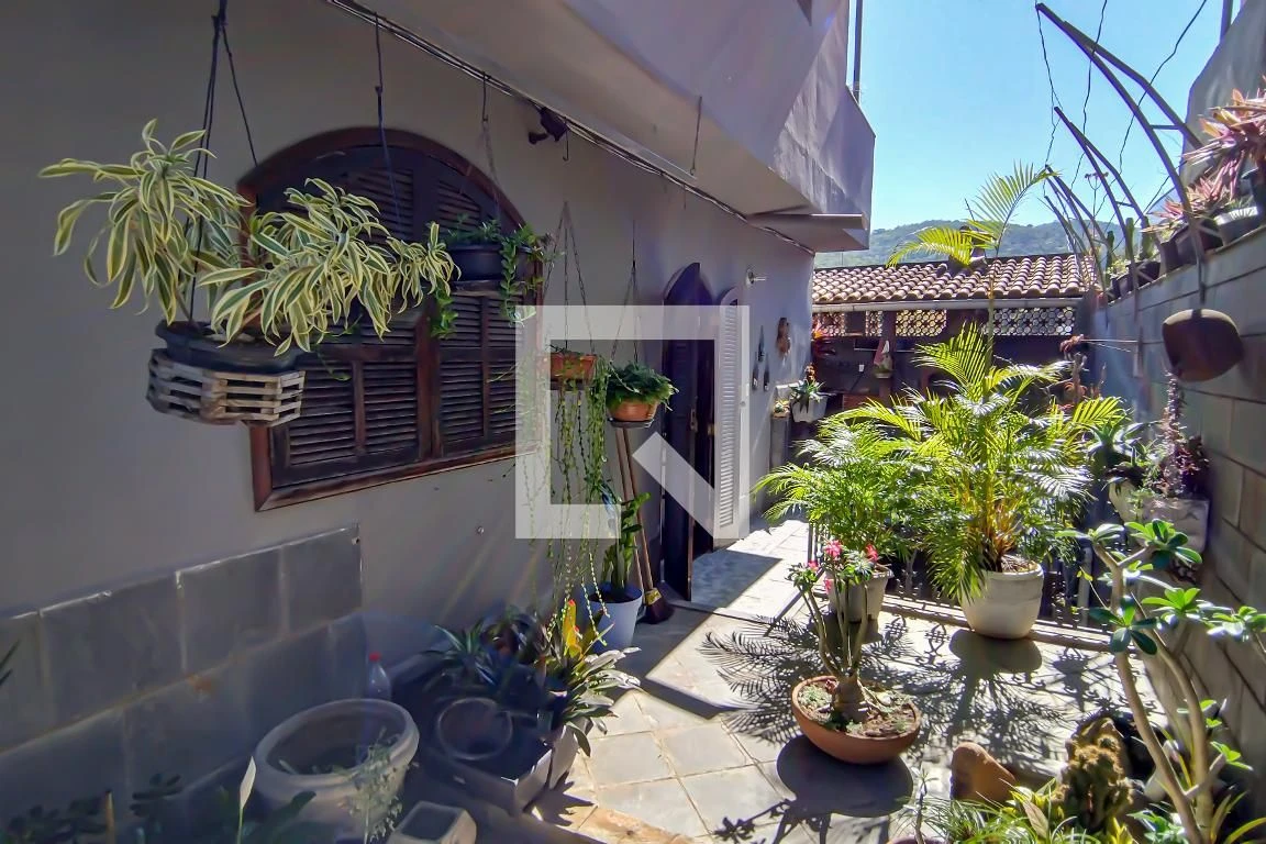 Furnished house with 4 bedrooms and private garden — photo 57