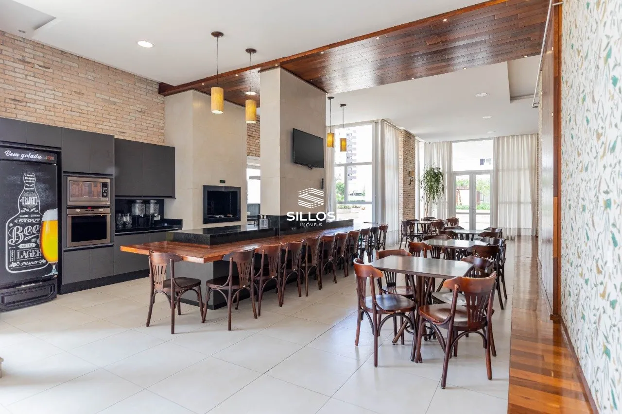3-bedroom apartment with a bathtub in Curitiba — photo 20