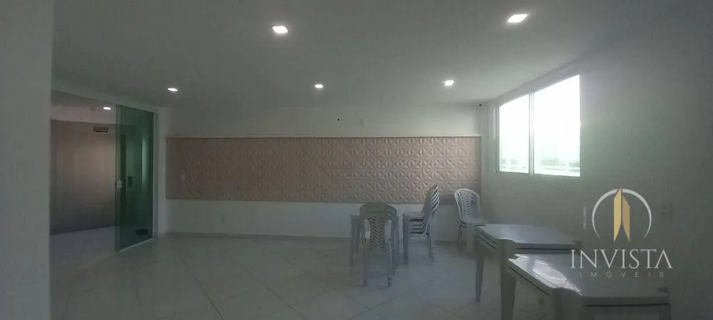 1-bedroom apartment with balcony and open-plan kitchen — photo 23