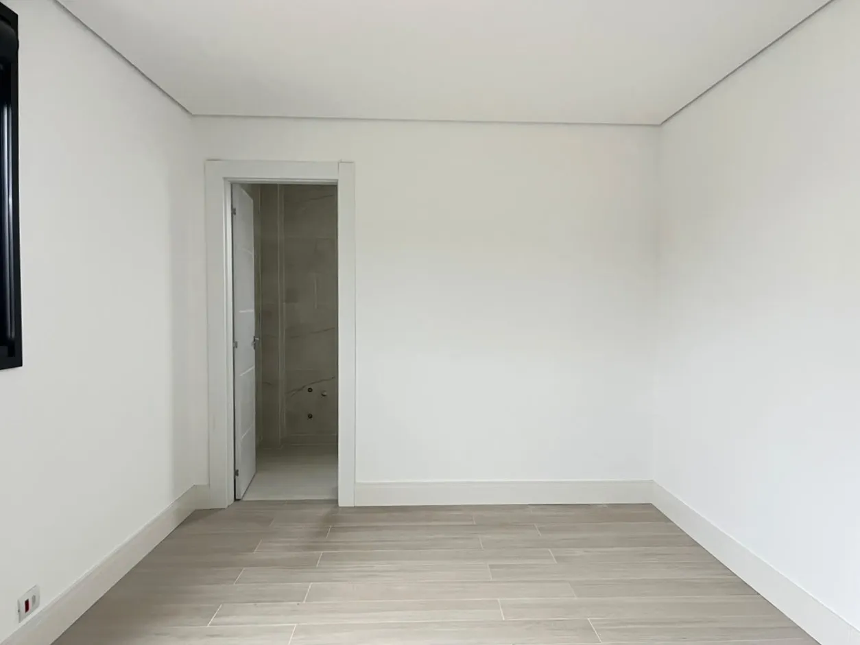 3-bedroom apartment in a building with a sauna — photo 26