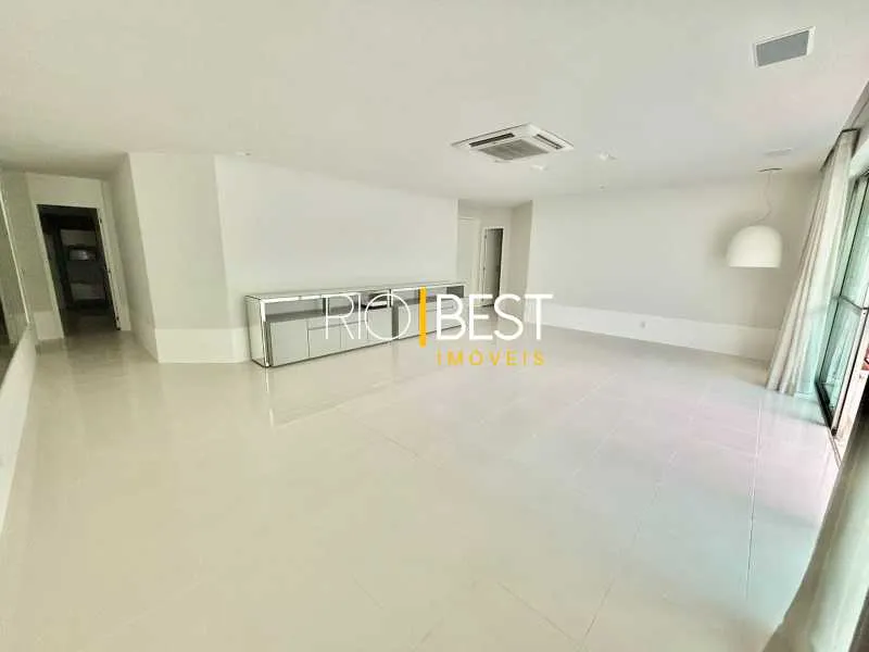 Apartment with 4 bedrooms and a glassed-in balcony — photo 6