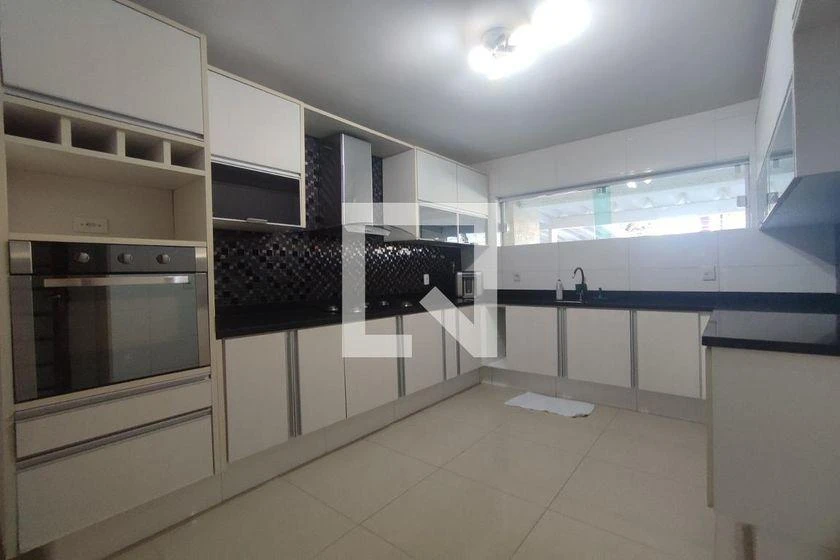 600 m² house with 5 bedrooms and balcony barbecue — photo 2