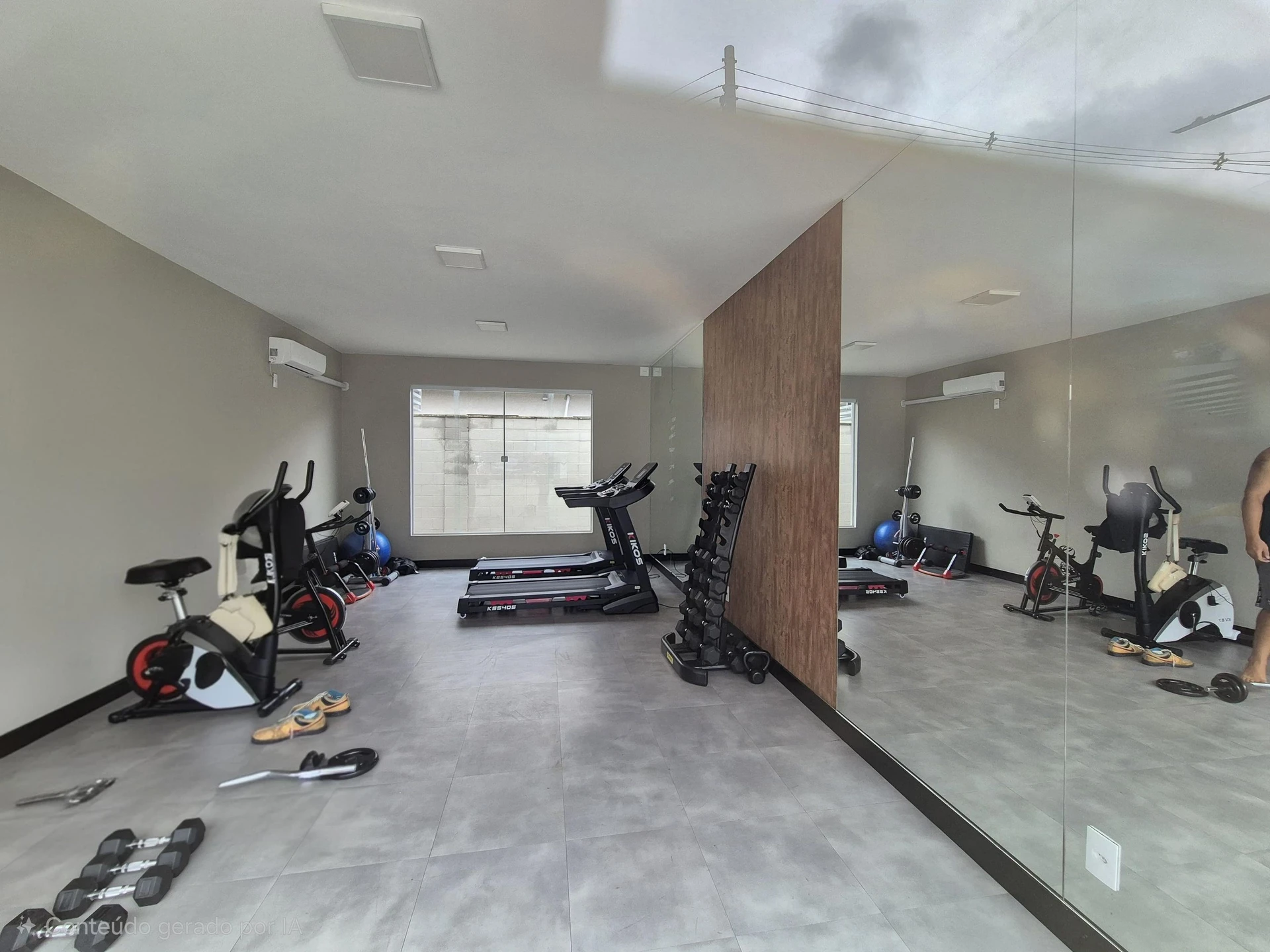 2-bedroom apartment in a building with a gym — photo 13