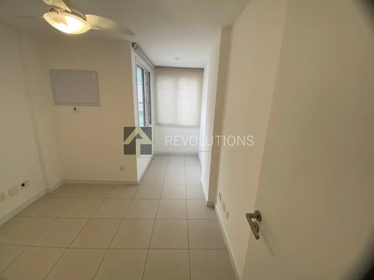 Apartamento de 3 quartos com 5 banheiros e cozinha fechada — photo 36
