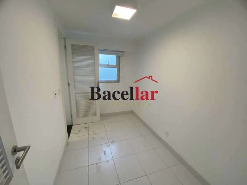 Apartamento con 4 suites y 229 m² con cocina cerrada — photo 29