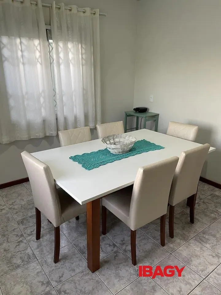 3-bedroom house with a water view in Florianópolis — photo 20