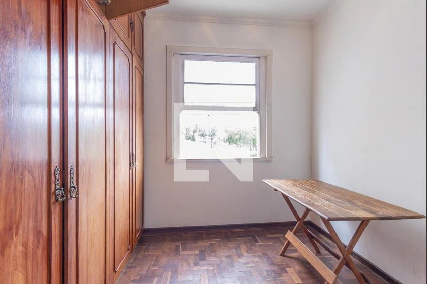 Apartamento com 4 quartos, cozinha com fogão a gás e varanda — photo 42