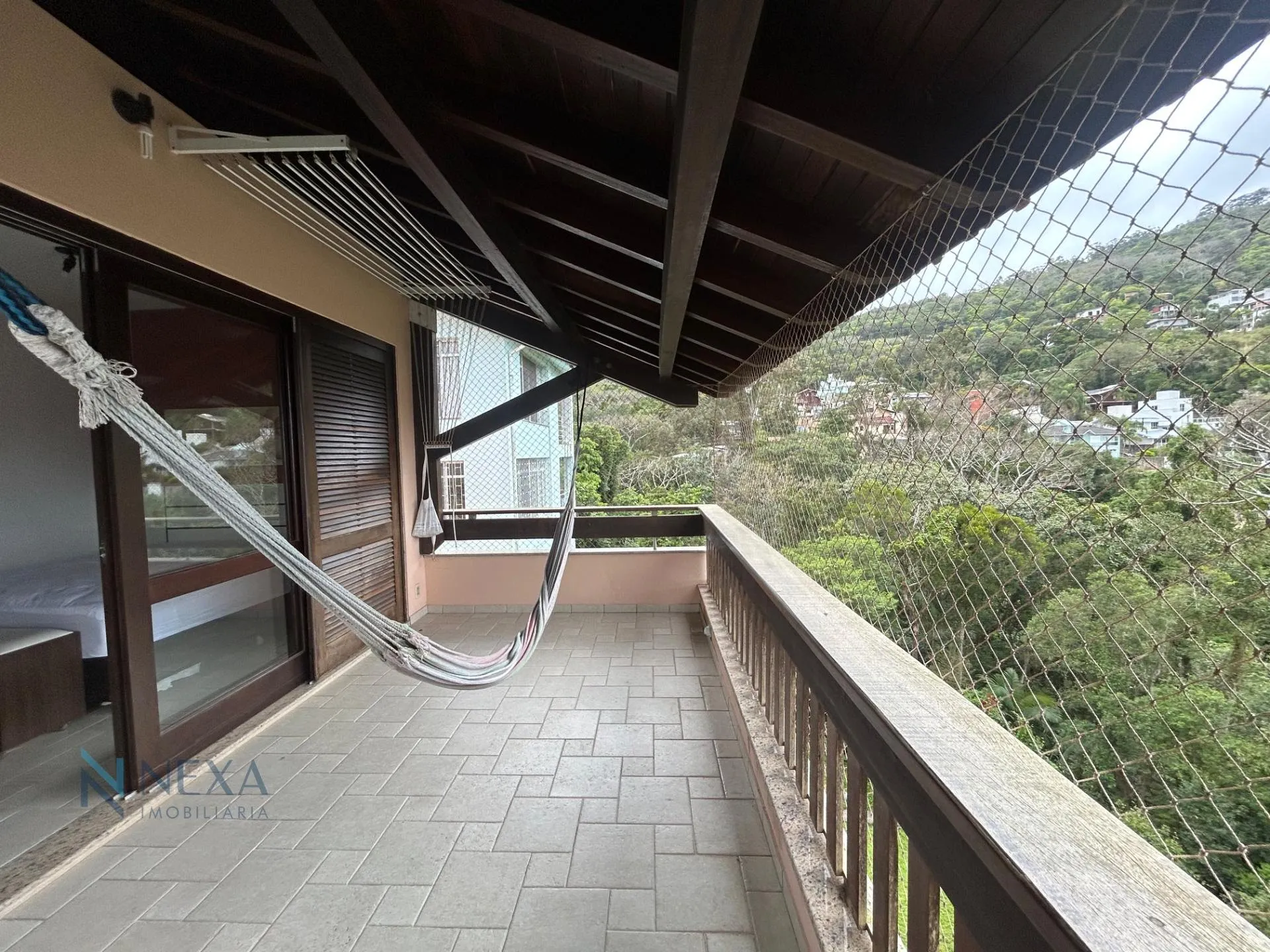 House with 5 bedrooms and 499 m², 2 en-suites — photo 6