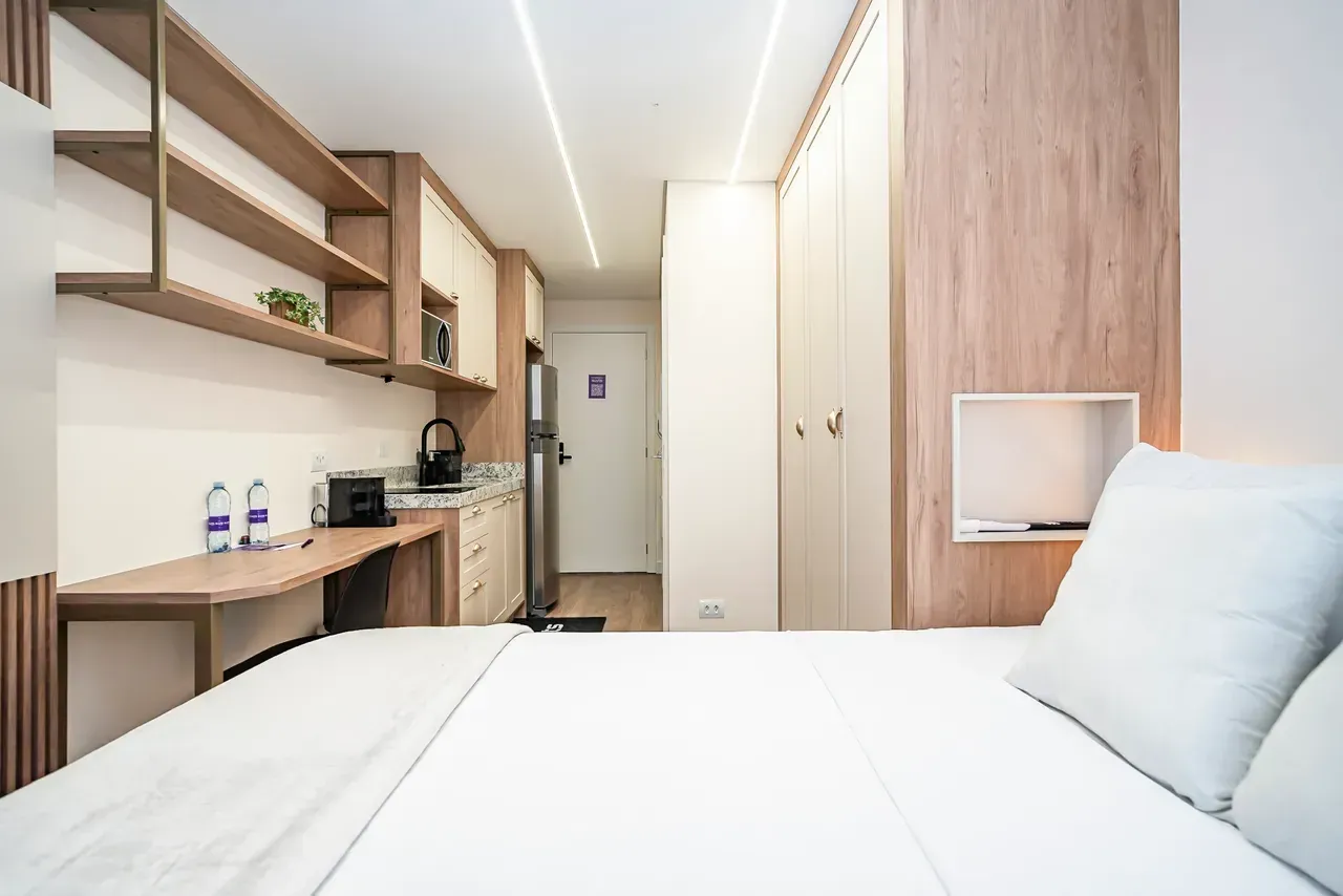 Furnished 1-bedroom apartment with 1 bathroom — photo 8
