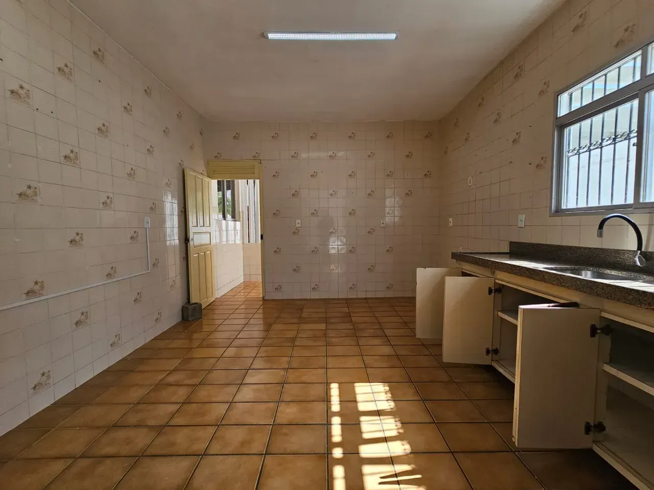 4 quartos e jardim: casa de 246 m² — photo 2