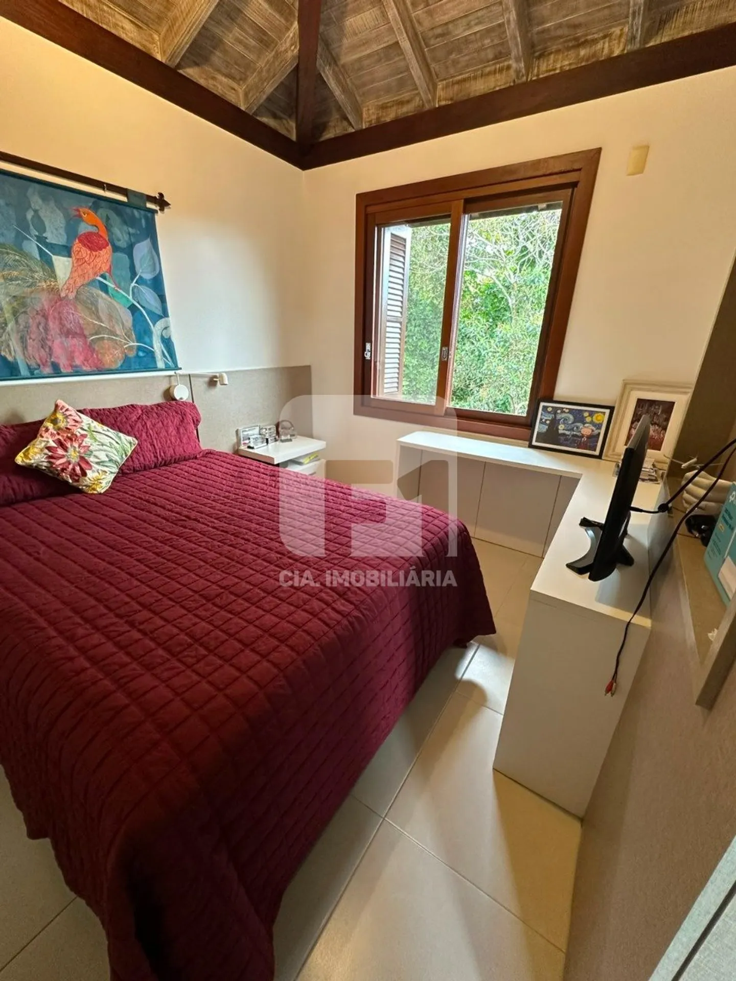 Furnished house with 6 bedrooms and 650 m² total — photo 52