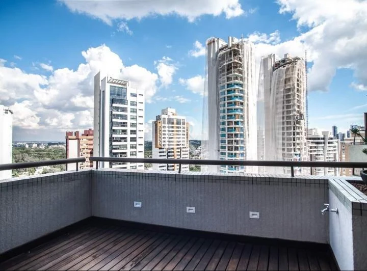 Large apartment with city views and 463 m² — photo 3