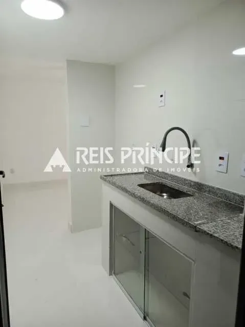1-bedroom apartment with glass shower and electric shower — photo 16