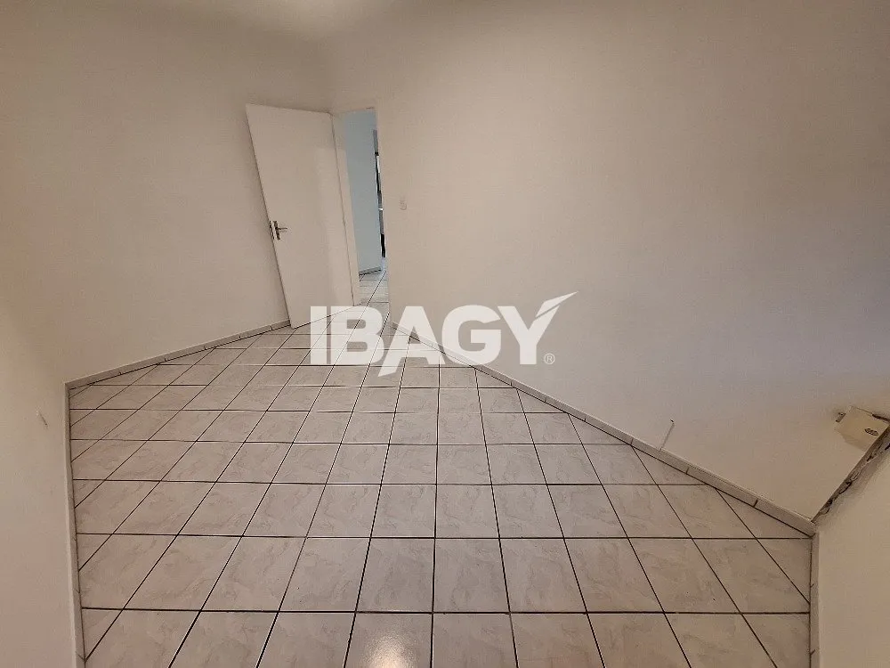 Apartamento de 69 m² con 3 dormitorios y cocina a gas — photo 7