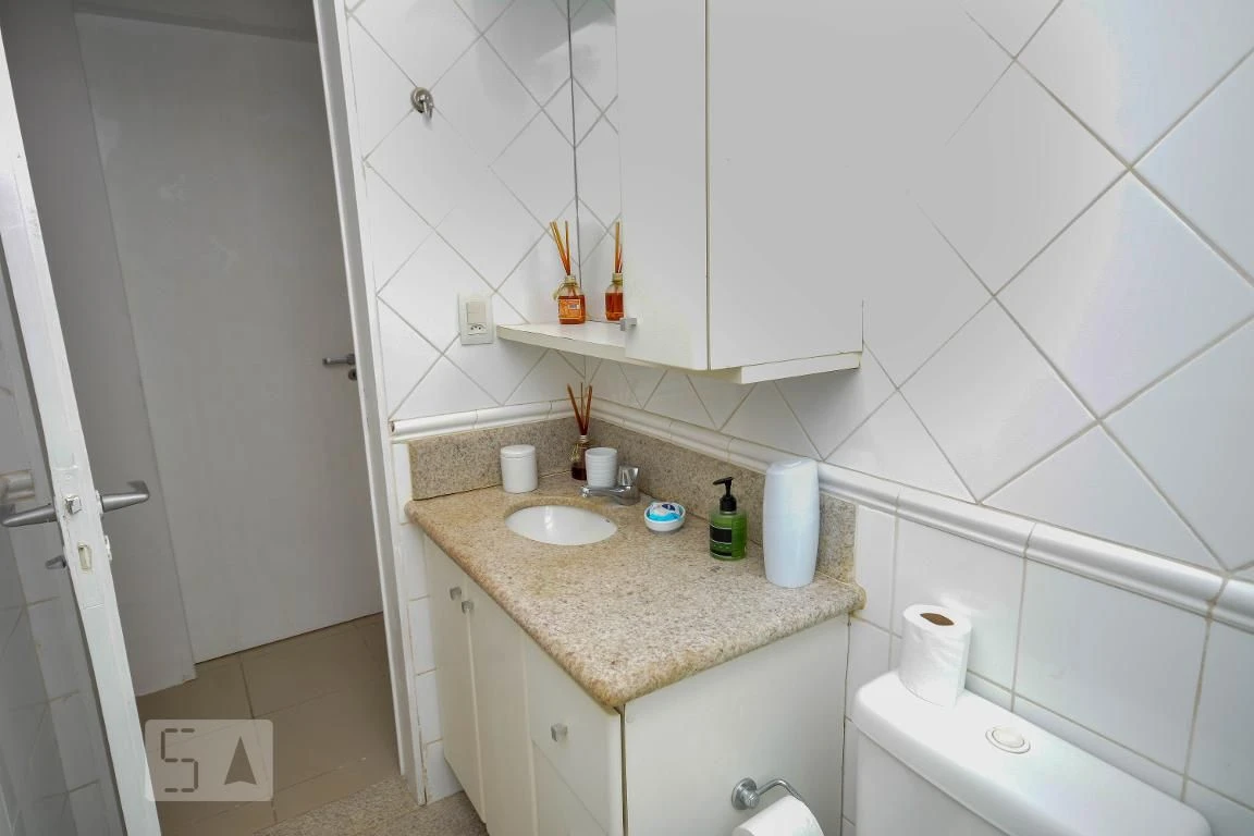 2-bedroom apartment with a bathtub in Rio de Janeiro — photo 37