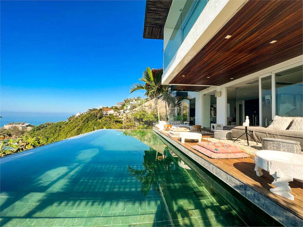 Furnished house with 5 en-suite rooms and 918 m² — photo 4