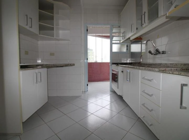 Apartamento de 123 m² con 3 dormitorios y balcón con parrilla — photo 2