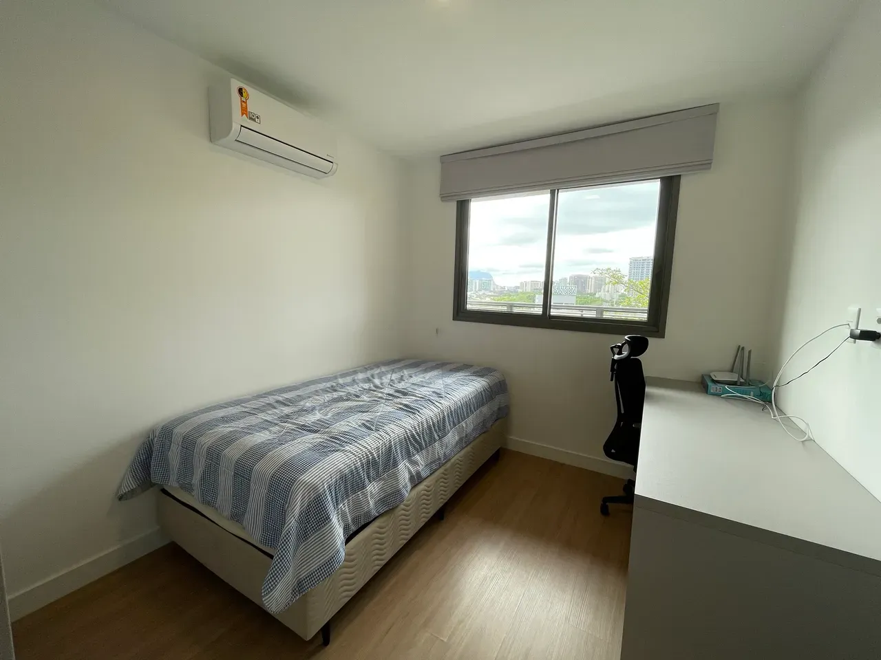 Furnished 151 m² apartment with 3 en-suite bedrooms and 2 parking — photo 17