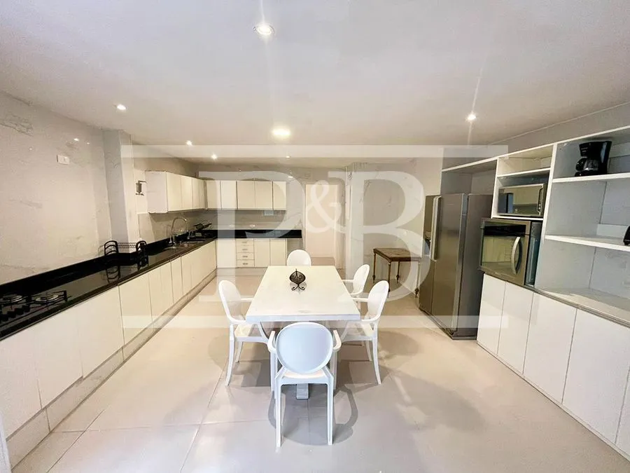 Furnished 4-bedroom apartment with open-plan kitchen — photo 20