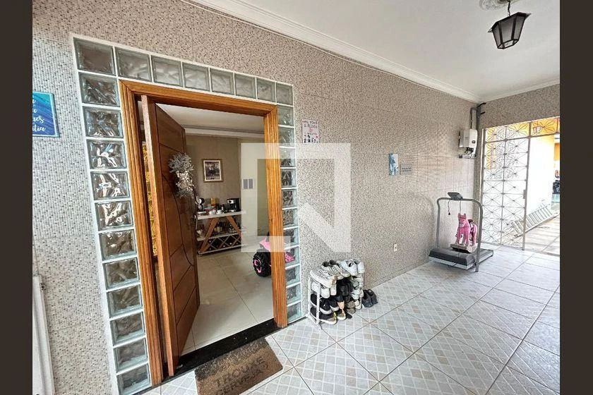 Furnished house with 4 bedrooms and 2 bathrooms — photo 37