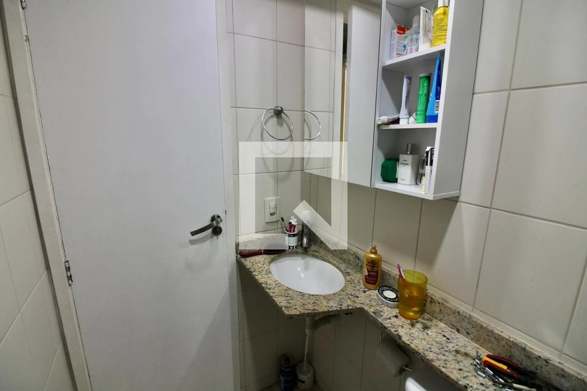 Furnished 2-bedroom apartment with 2 bathrooms — photo 12
