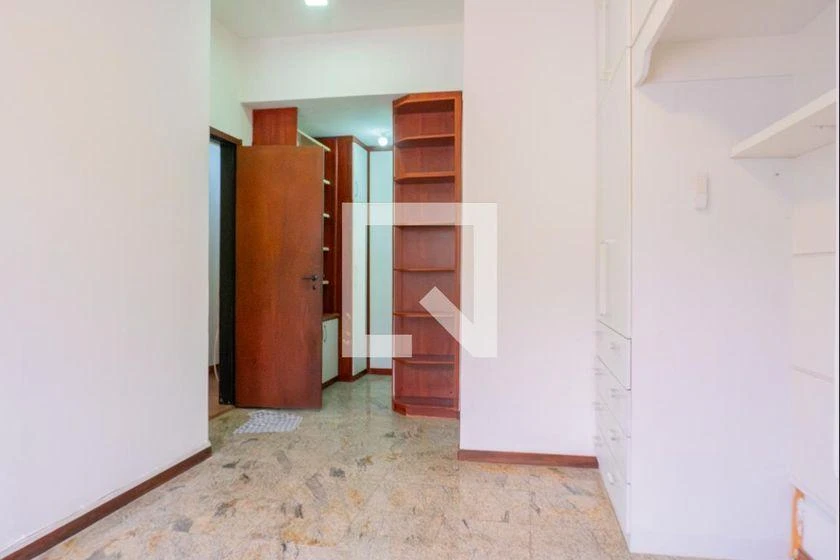Home office in a 4-bedroom apartment, 174 m² — photo 39
