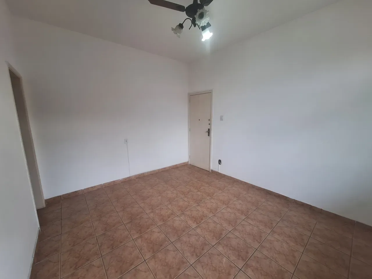 Unfurnished rental apartment with 2 bedrooms and 2 baths — photo 4