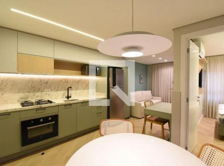 Furnished 33 m² apartment with open-plan kitchen