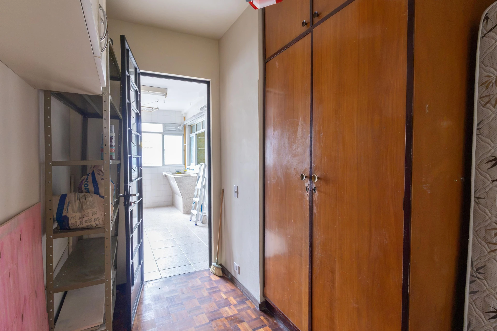 Furnished apartment, 283 m², with a glass-enclosed balcony — photo 56