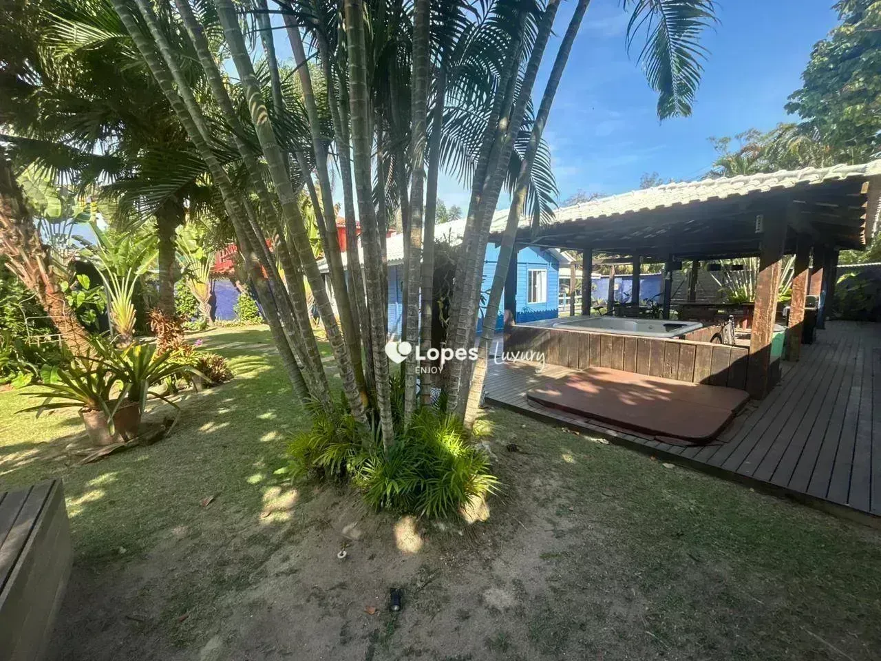Furnished house with 4 bedrooms and 620 m² — photo 49