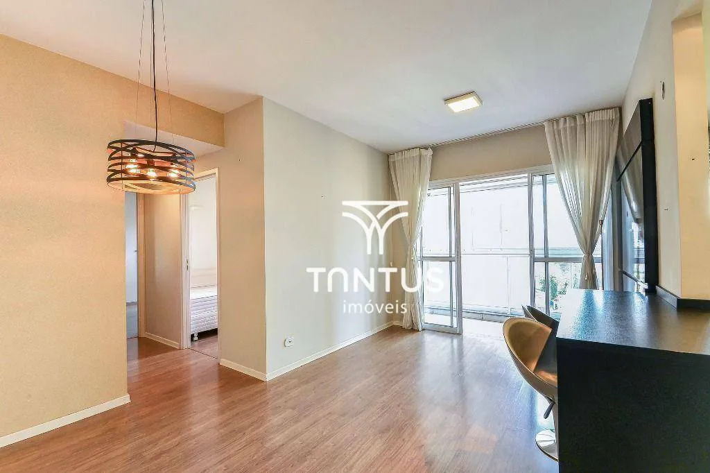 77 m² apartment with open-plan kitchen and gas stove